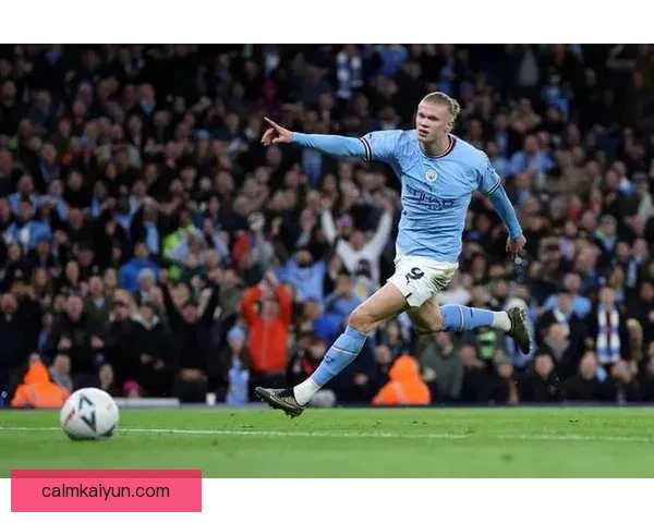 哈兰德进球庆祝动作展现竞争力增强，受到球迷热烈追捧